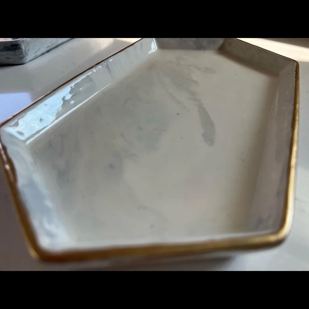 Marbled soap dish/trinket tray gold leaf